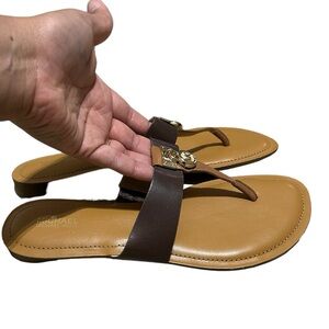 Michael Kors Women's Walnut Brown Leather Hamilton Flat Thongs 9.5M